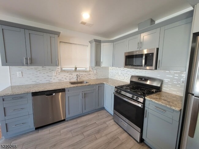 Building Photo - 127-129 Brookdale Ave-