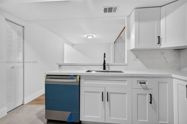 Foto del edificio - 10233 NW 9th St Cir