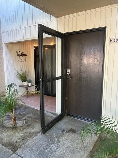 Building Photo - 685 N Ashurst Ct