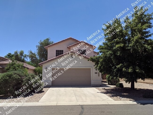 Building Photo - 895 E Lakeview Dr
