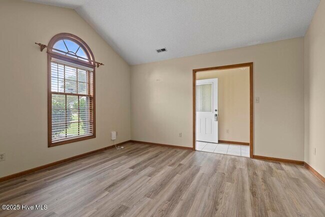 Foto del edificio - 118 Stonemark Ct