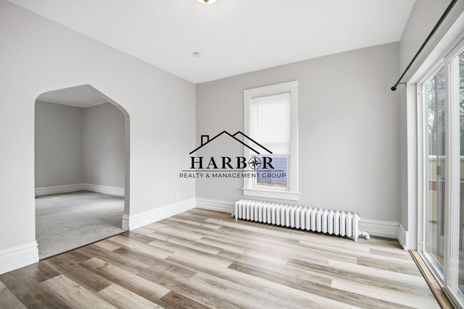 Building Photo - 1/2 Off first full month of rent!