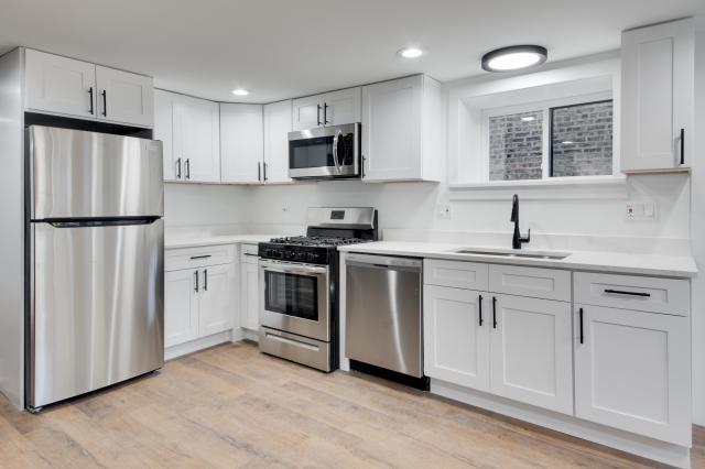 Building Photo - 2 bedroom in Chicago IL 60647