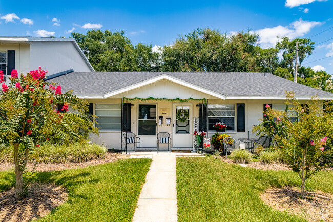 37701 Church Ave Dade City, FL - Regency Townhomes