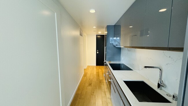 Building Photo - 1808 Minor Ave