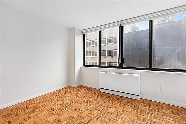 Primary Photo - 403 E 62nd St