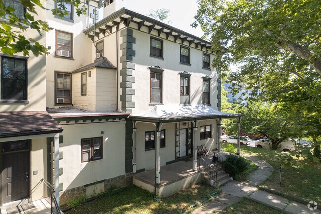 Foto del edificio - 3301-3303 Baring St