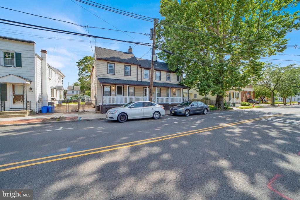 Primary Photo - 110 Crosswicks St
