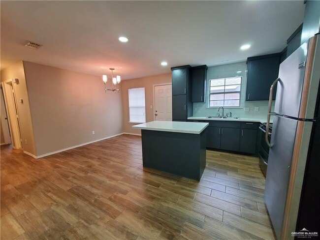 Building Photo - 1705 Tampa St
