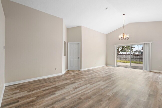 Foto del edificio - 1911 Colonial Woods Blvd