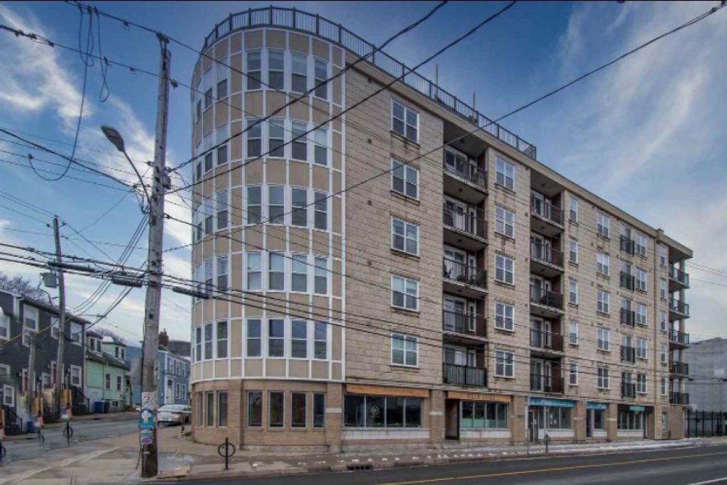 Primary Photo - 5505 Falkland St