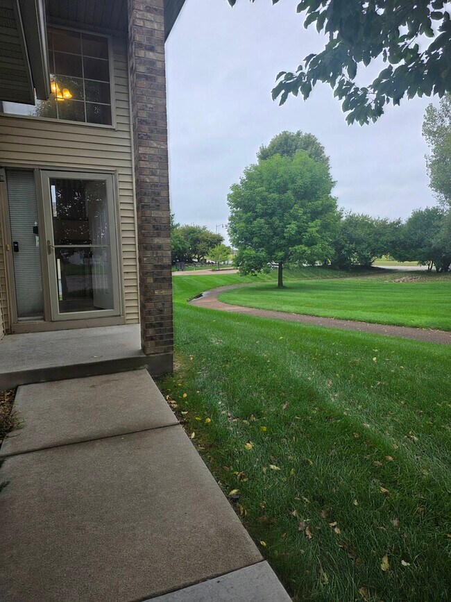 Foto del edificio - 9205 Orchard Cir
