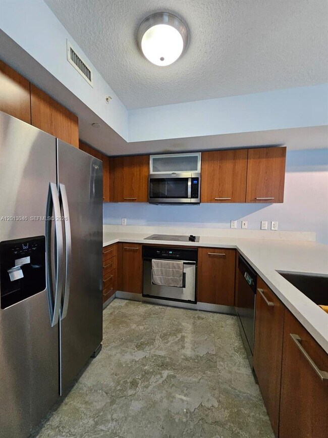 Foto del edificio - 9055 SW 73rd Ct