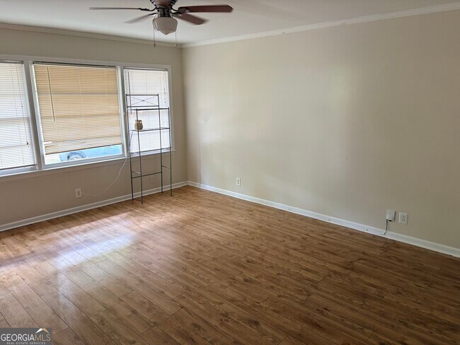 Foto del edificio - 407 Fayetteville Rd