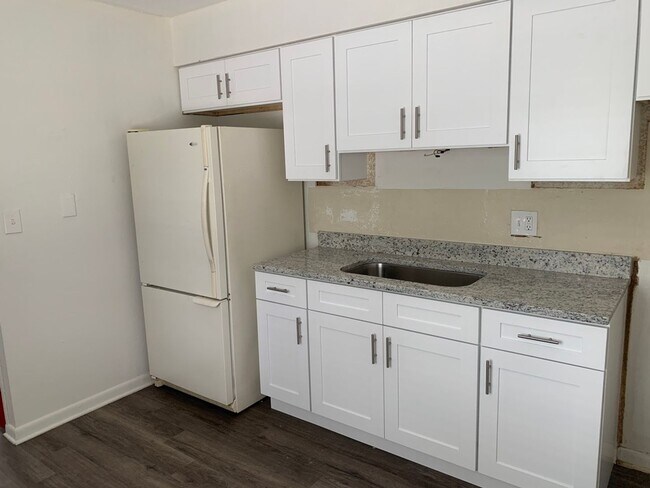 Foto del edificio - 609 N Stella Ave