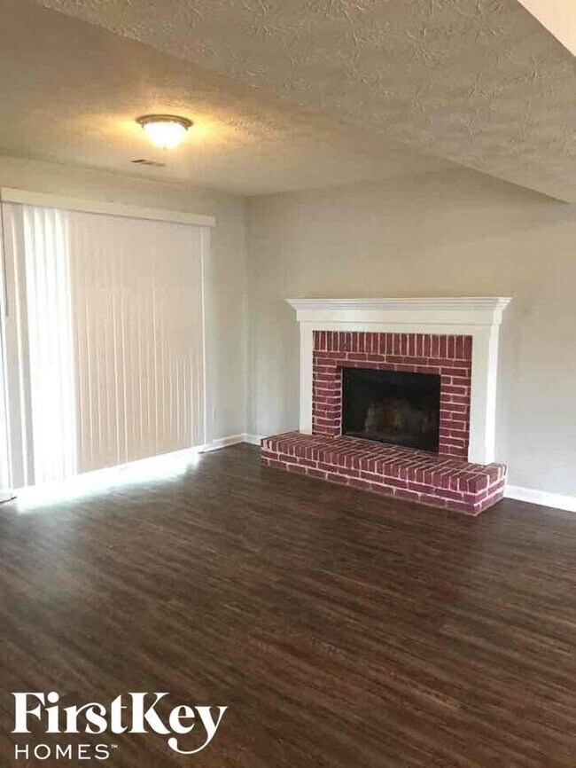 Building Photo - 8414 Sutton Dr