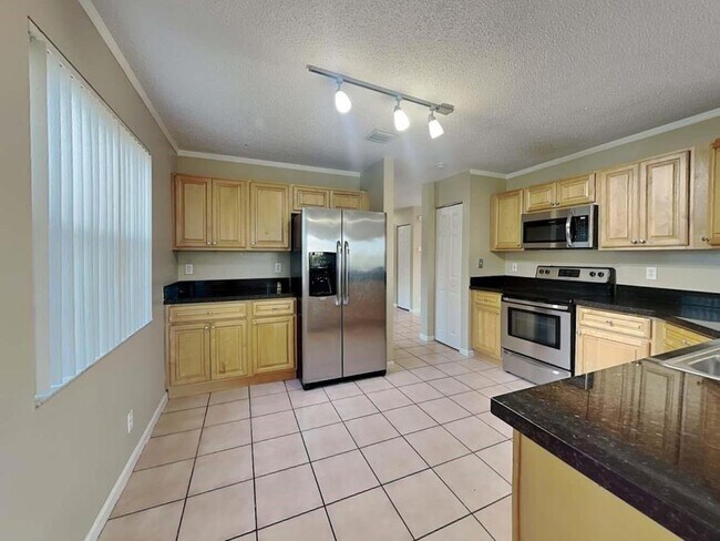 Building Photo - 17460 SW 22nd St