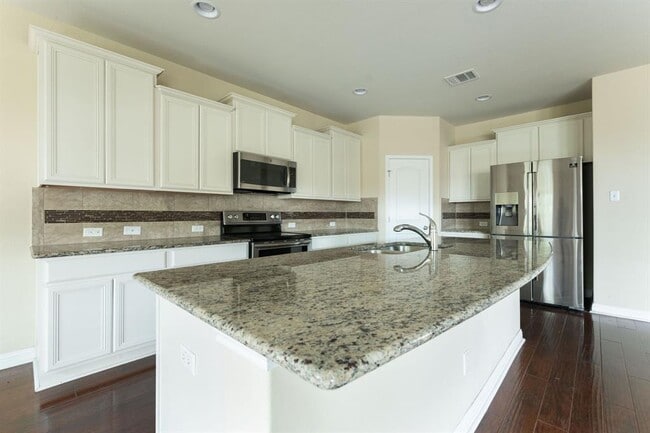 Foto del edificio - 16329 McAloon Way