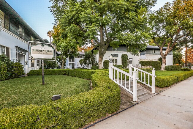 Foto del edificio - 1782 Grevelia St