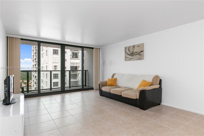 Building Photo - 2301 S Ocean Dr