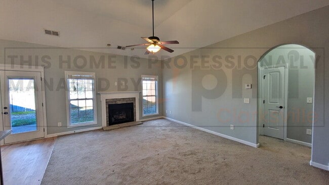 Foto del edificio - 717 Sleek Fox Dr