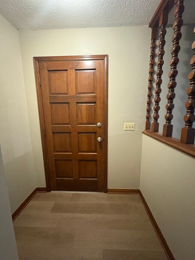 Foto del edificio - Valley Hills Subdivision - Detached Garage...