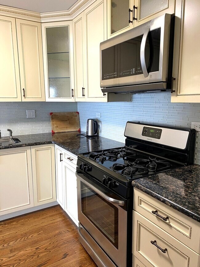 Foto del edificio - 5201 Carriage Way Dr