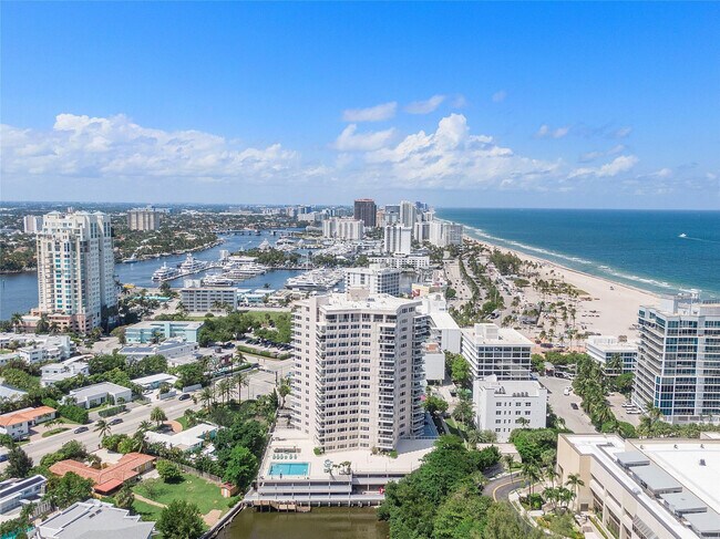 Foto del edificio - 3000 Holiday Dr