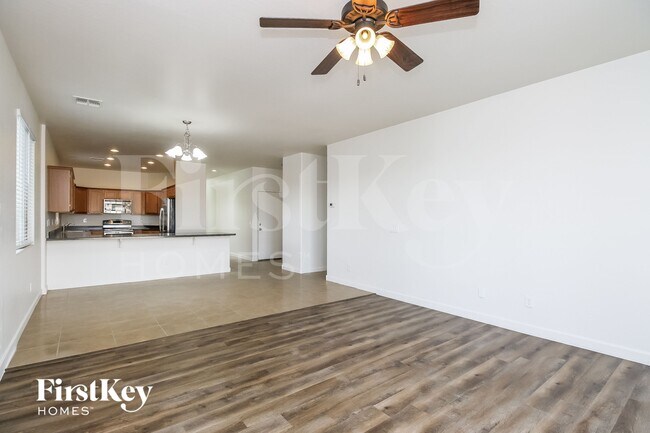 Foto del edificio - 5044 E Iolite St