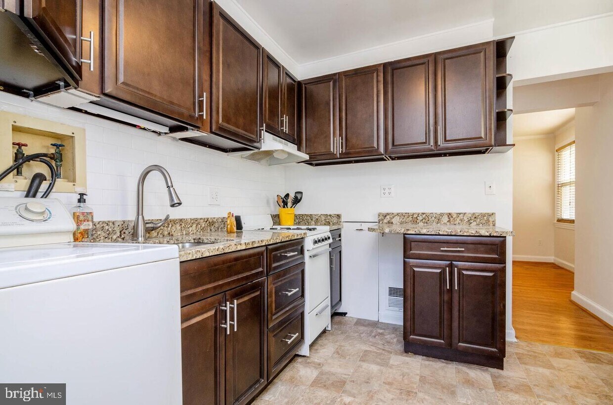 Foto principal - 925 Lewis Ave