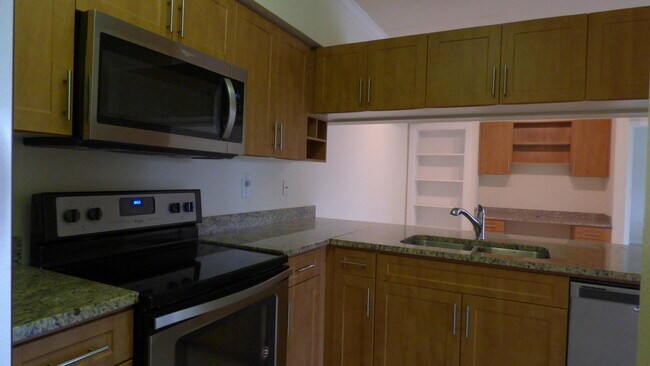 Building Photo - 6510 Emerald Dunes Dr