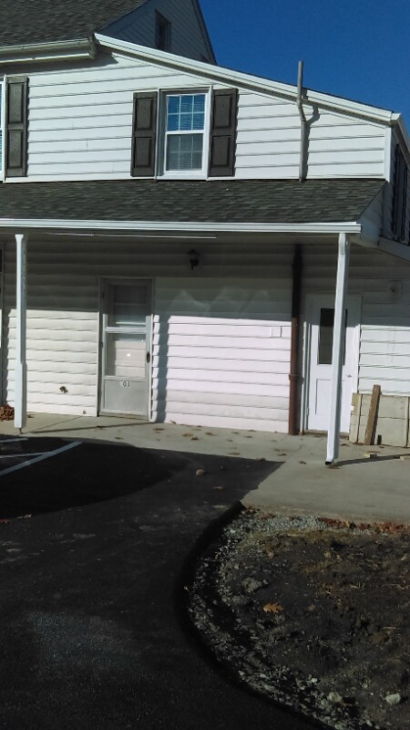 Building Photo - 203 S Manor St
