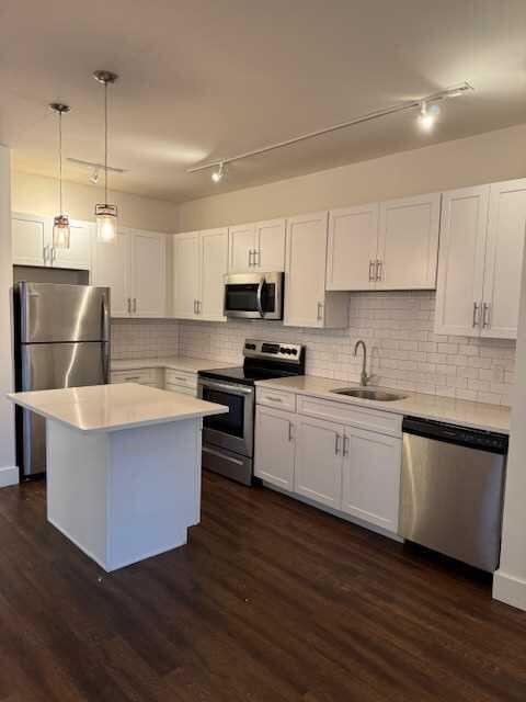 Building Photo - 35 Van Nydeck Ave