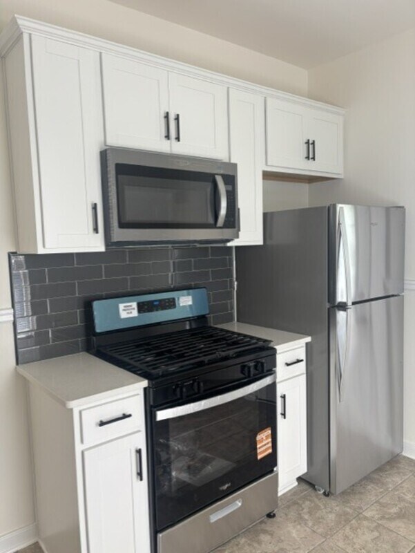 Foto del edificio - 411 W 24th St