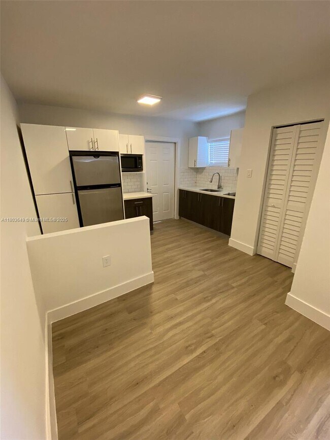 Foto del edificio - 11310 Peachtree Dr