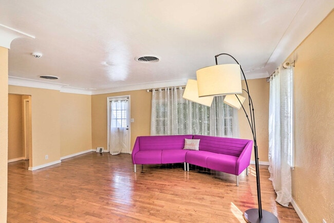 Foto del edificio - 6851 Nebraska Ave