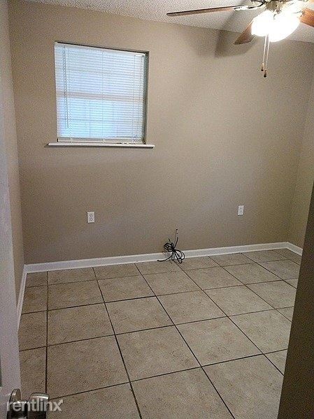 Building Photo - 3 br, 1 bath Apartment - 100 Sharon Avenue