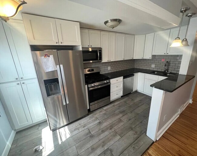 Foto del edificio - 1370 N 75th St