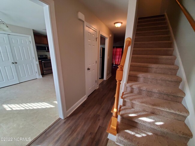 Building Photo - 4100 Brook Creek Ln