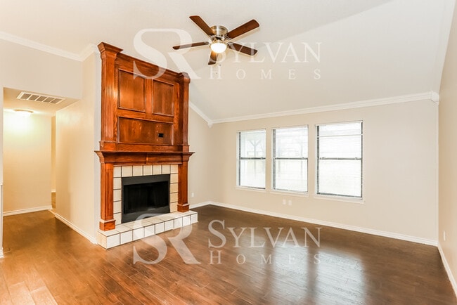 Building Photo - This is everything you have been looking for!