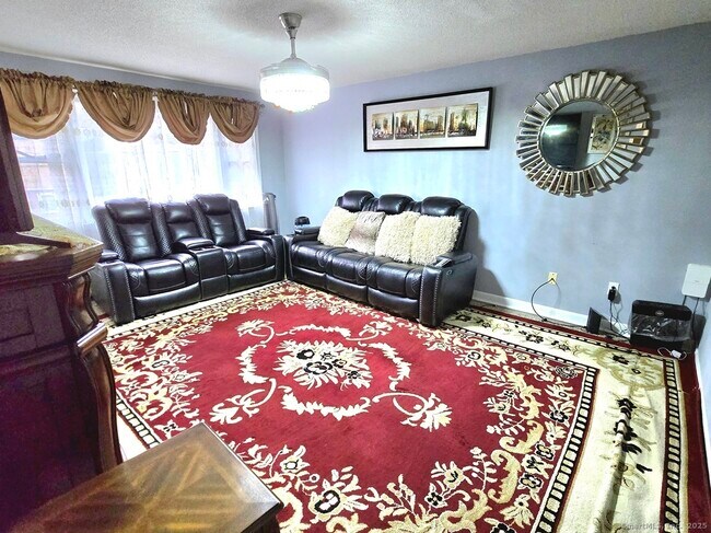 Building Photo - 24 Acorn St