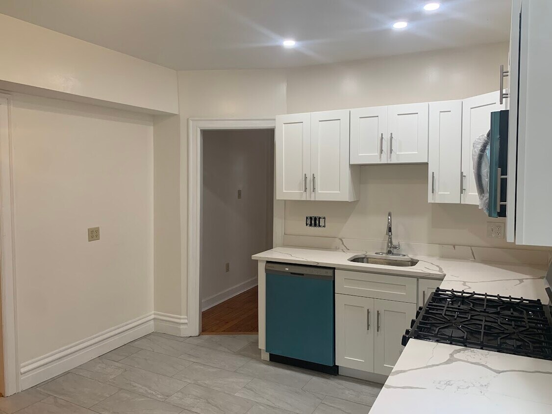 Foto principal - 5924 Elwood St