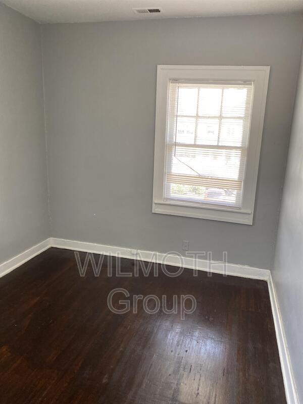 Building Photo - 636 E 37th St