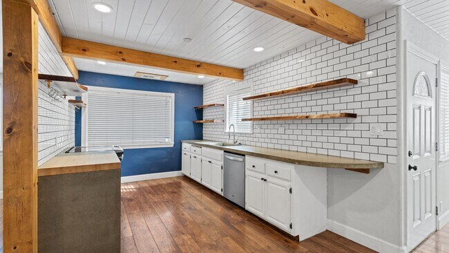 Foto del edificio - 3 Bedroom home in Winters