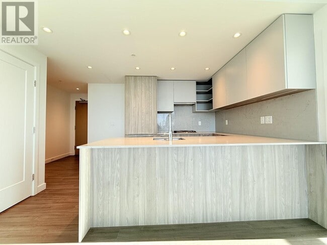 Building Photo - 6699-6699 Dunblane Ave