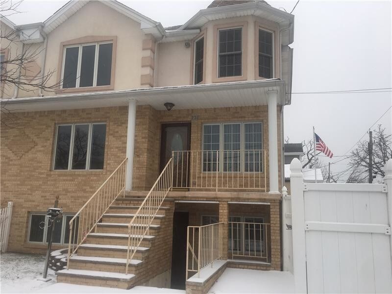 Primary Photo - 238 Grimsby St