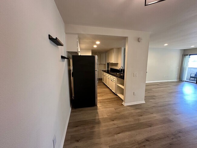 Foto del edificio - 1BR/1BA in Gated Community w/ Garage + In-Unit Laundry | Prime Chula Vista Location (91910)
