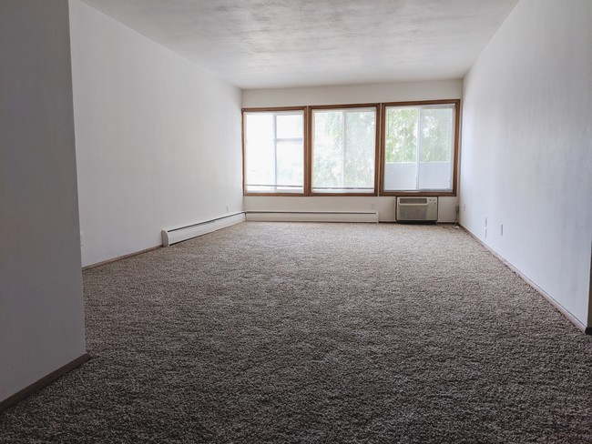 Living Room - Park House Apartments