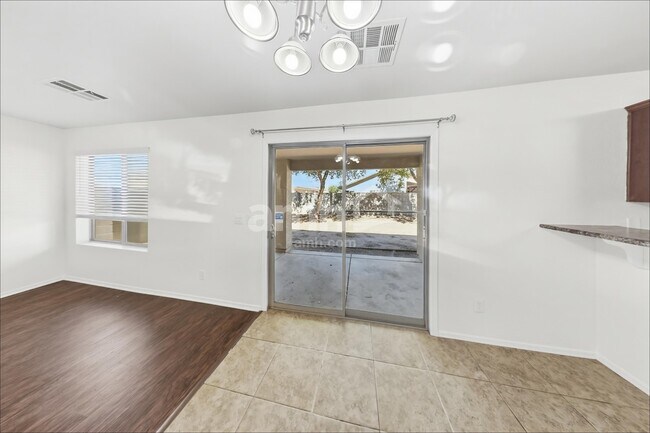 Foto del edificio - 7340 W Alicia Dr