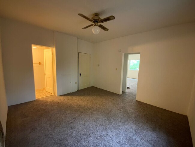 Foto del edificio - 1400 Bass Ave